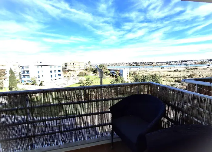 Marina Plaza Appartement *
