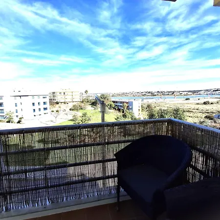Marina Plaza Appartement *